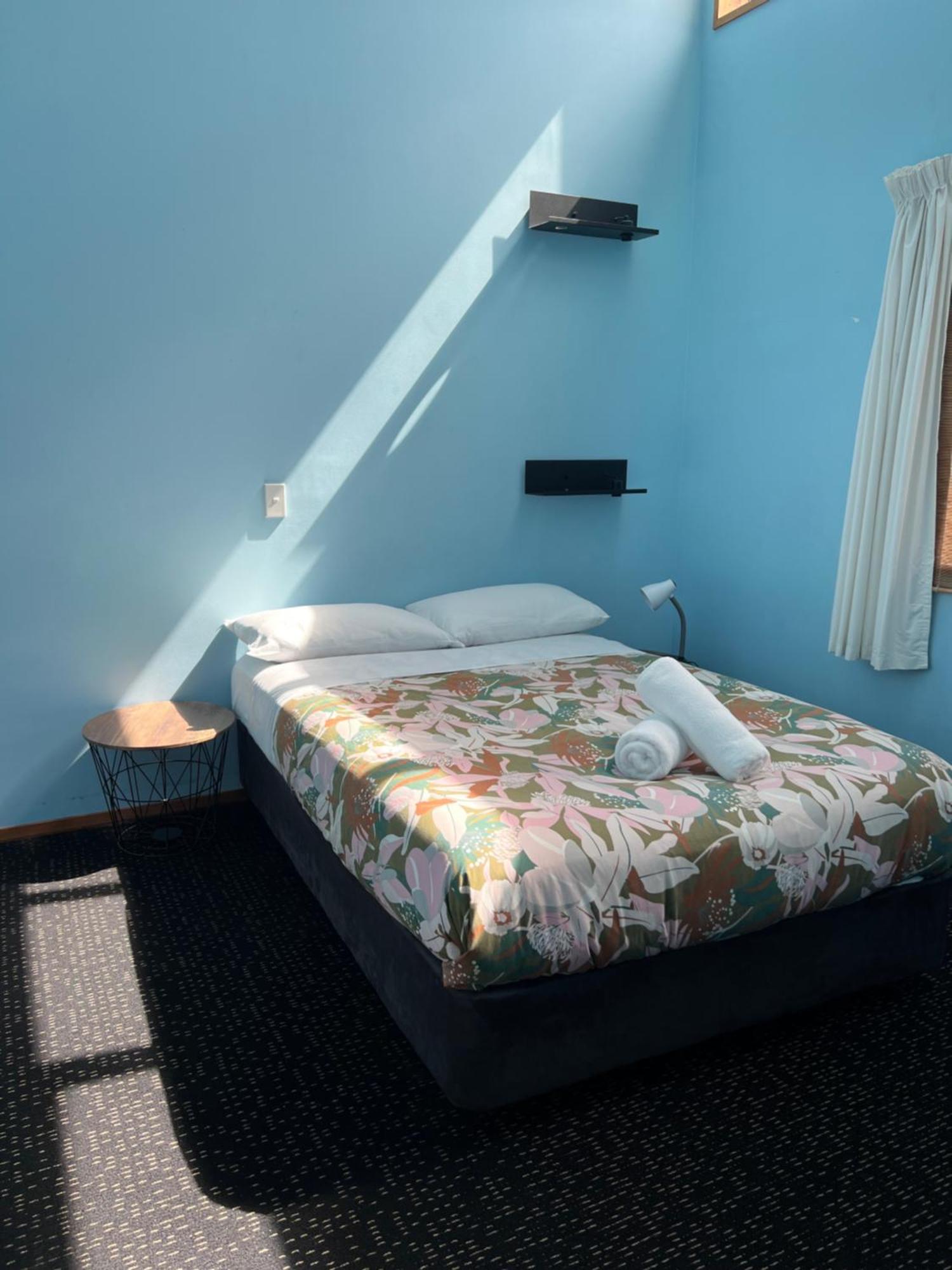 On Top Backpackers Dunedin Extérieur photo