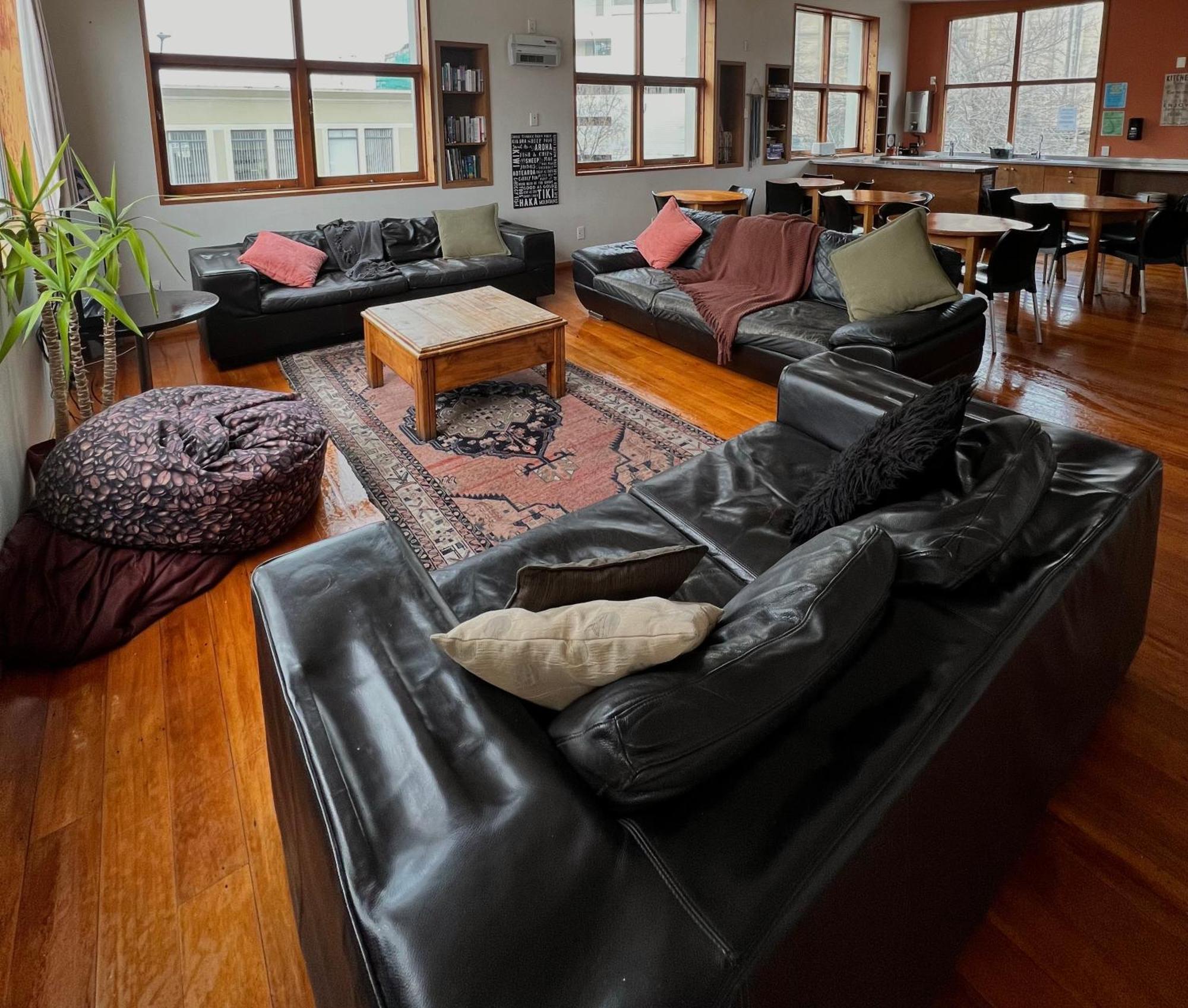 On Top Backpackers Dunedin Extérieur photo