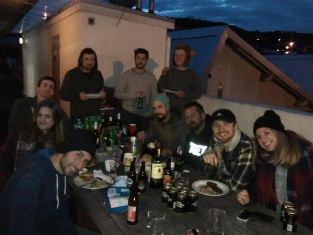 On Top Backpackers Dunedin Extérieur photo