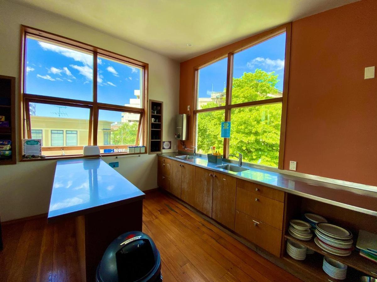 On Top Backpackers Dunedin Extérieur photo